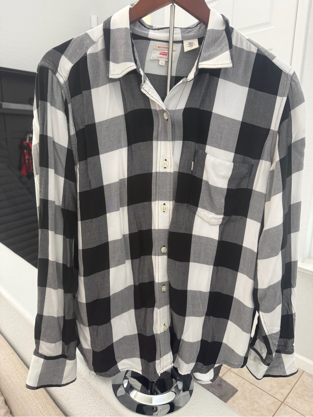 Levi's Women’s Boyfriend Black and White Buffalo Plaid Button-Down Shirt, Large